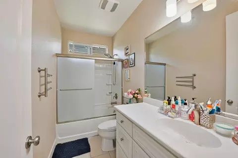 Bath - 56 Regency Pl, Hayward, CA 94544 photo 2 of 3