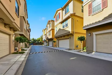 Exterior - 56 Regency Pl, Hayward, CA 94544 photo 8 of 12