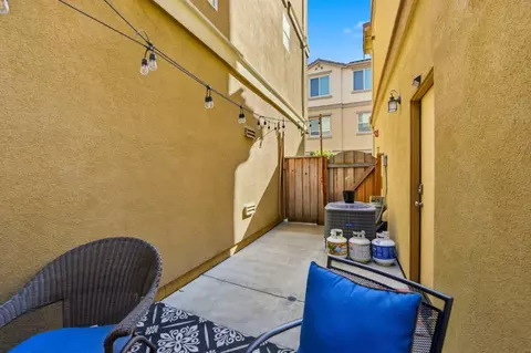 Exterior - 56 Regency Pl, Hayward, CA 94544 photo 7 of 12
