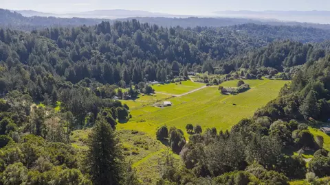 1073 Larsen Rd, Aptos, CA 95003 photo 2