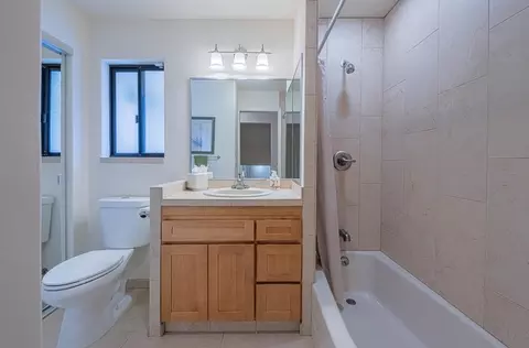 Bath - 25207 Casiano Dr, Salinas, CA 93908 photo 5 of 6