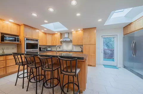 Kitchen - 25207 Casiano Dr, Salinas, CA 93908 photo 5 of 5