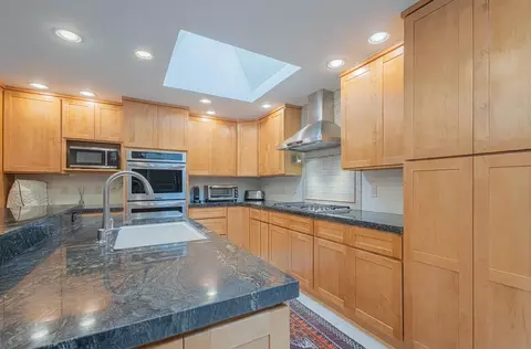 Kitchen - 25207 Casiano Dr, Salinas, CA 93908 photo 1 of 5
