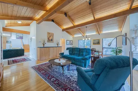 Living - 25207 Casiano Dr, Salinas, CA 93908 photo 2 of 6