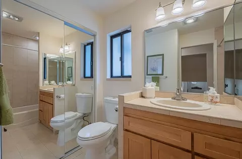 Bath - 25207 Casiano Dr, Salinas, CA 93908 photo 6 of 6