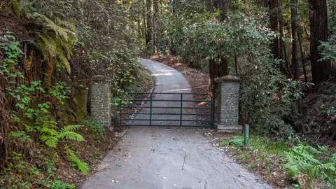4444 Trout Gulch Rd, Aptos, CA 95003