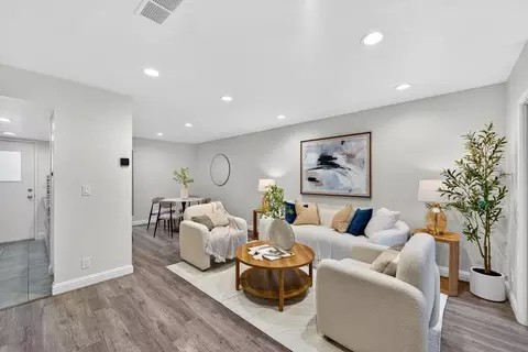 225 Red Oak Dr H, Sunnyvale, CA 94086