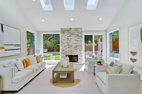 22136 Dean Ct, Cupertino, CA 95014