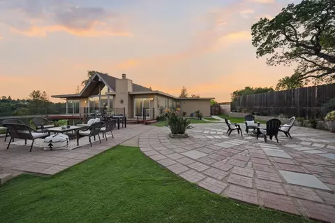 15605 Oakridge Ct, Morgan Hill, CA 95037