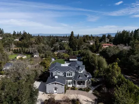 25501 Chapin Rd, Los Altos Hills, CA 94022