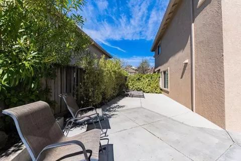 Exterior - 25215 Azalea Ct, Salinas, CA 93908 photo 6 of 9