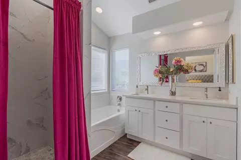 Bath - 25215 Azalea Ct, Salinas, CA 93908 photo 1 of 6