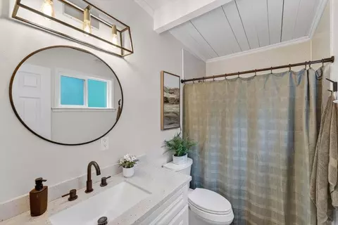 Bath - 704 Encino Dr, Aptos, CA 95003 photo 1 of 2