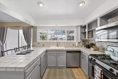 Kitchen - 1184 Barbara Ct, Seaside, CA 93955 photo 3 of 5