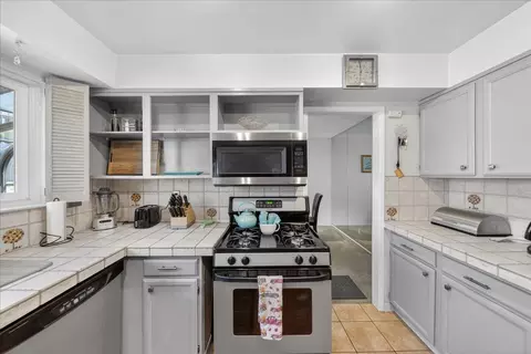 Kitchen - 1184 Barbara Ct, Seaside, CA 93955 photo 2 of 5