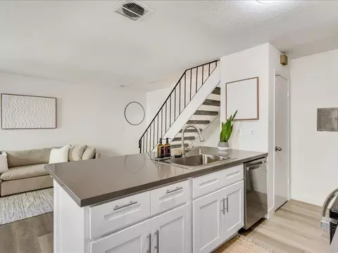 Kitchen - 4475 Diamond St 3, Capitola, CA 95010 photo 5 of 6