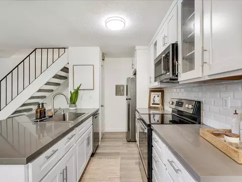 Kitchen - 4475 Diamond St 3, Capitola, CA 95010 photo 3 of 6