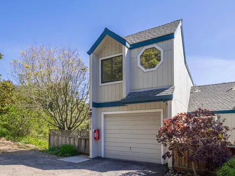 3518 Dover Dr, Santa Cruz, CA 95065