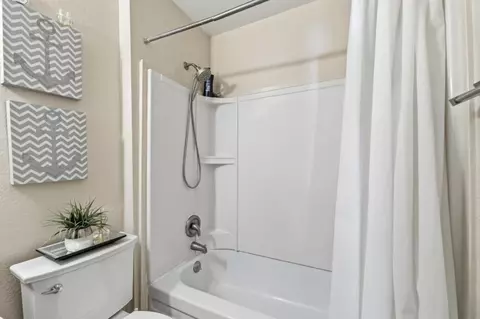 Bath - Lynn Ave, Milpitas, CA 95035 photo 2 of 7