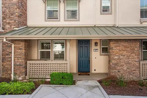 437 Hollow Falls Cmn, Fremont, CA 94539