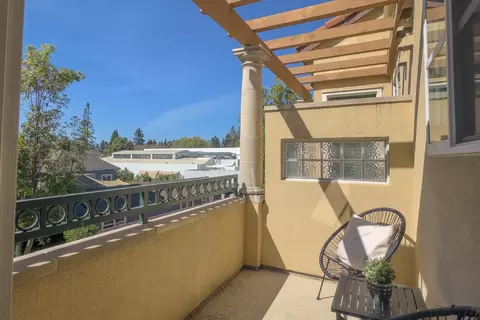 Exterior - 108 Bryant St 30, Mountain View, CA 94041 photo 1 of 4