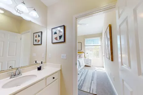 Bath - 108 Bryant St 30, Mountain View, CA 94041 photo 1 of 1