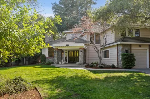 892 Saint Joseph Ave, Los Altos, CA 94024