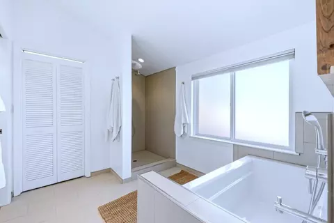 Bath - 2524 Sun Mor Ave, Mountain View, CA 94040 photo 3 of 4