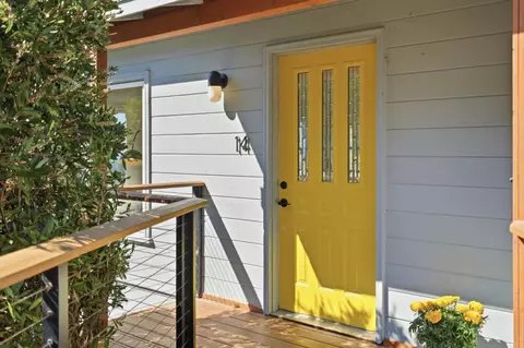 14 Cragmont Ct, Pacifica, CA 94044