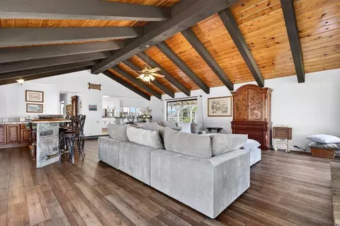 Living - 3465 Susie Ln, Gilroy, CA 95020 photo 3 of 5