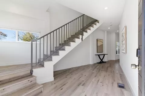 Entry Way - 538 Dean St, Hayward, CA 94541 photo 1 of 2