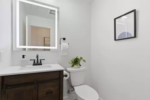 Bath - 538 Dean St, Hayward, CA 94541 photo 1 of 4