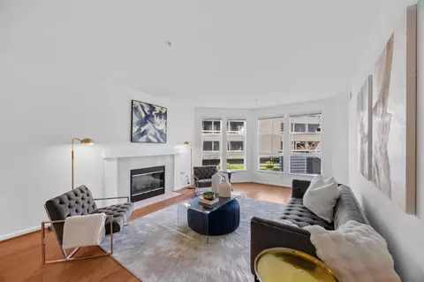 860 Meridian Bay Ln 135, Foster City, CA 94404