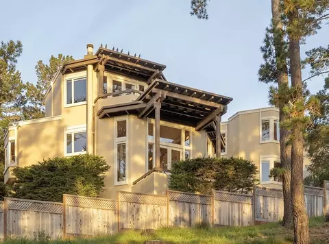 4 Sommerset Vale, Monterey, CA 93940