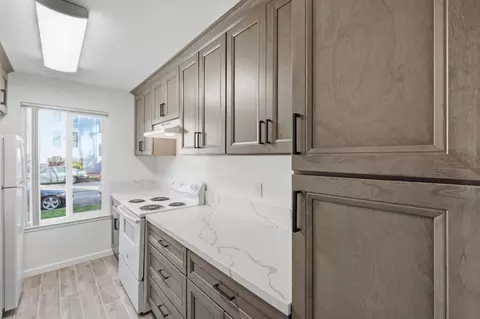 Kitchen - 1660 Laguna St D, Concord, CA 94520 photo 2 of 3