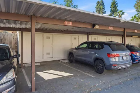 Exterior - 1660 Laguna St D, Concord, CA 94520 photo 6 of 10