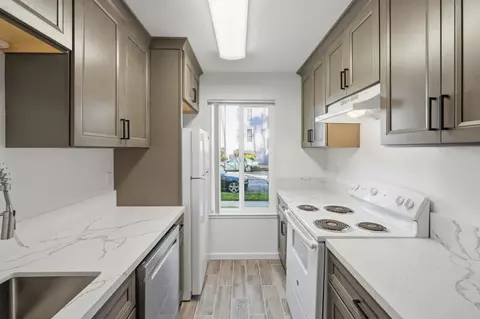 Kitchen - 1660 Laguna St D, Concord, CA 94520 photo 1 of 3