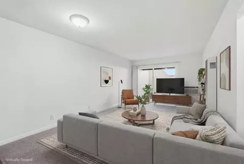 Living - 1660 Laguna St D, Concord, CA 94520 photo 2 of 4