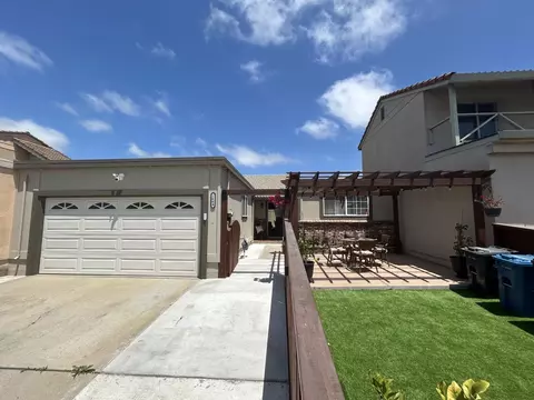 1664 Seville St, Salinas, CA 93906