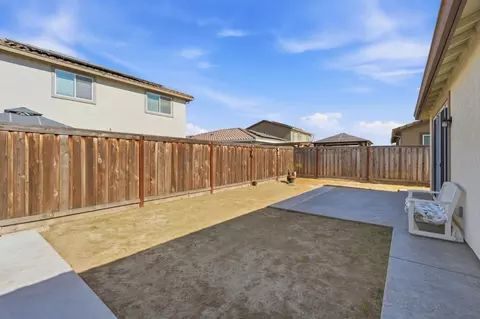 Exterior - 667 Pleasant Dr, Lathrop, CA 95330 photo 6 of 6