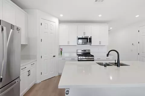 Kitchen - 667 Pleasant Dr, Lathrop, CA 95330 photo 1 of 2
