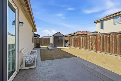 Exterior - 667 Pleasant Dr, Lathrop, CA 95330 photo 4 of 6