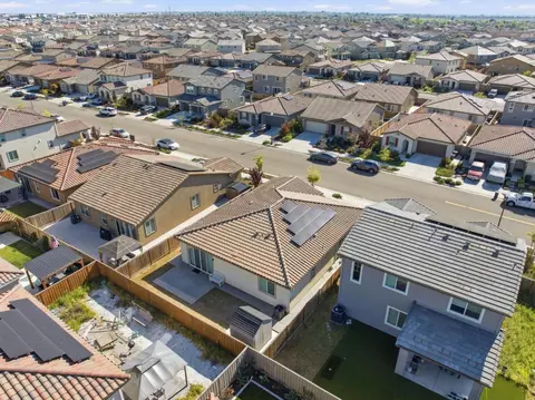 View/Area - 667 Pleasant Dr, Lathrop, CA 95330 photo 3 of 4