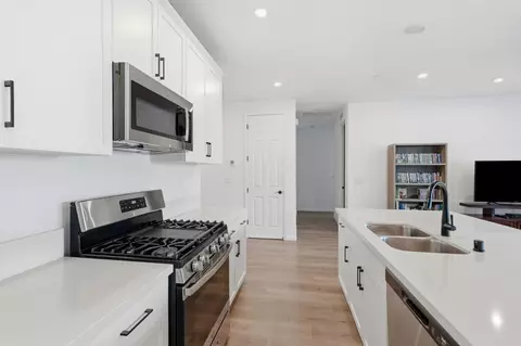 Kitchen - 667 Pleasant Dr, Lathrop, CA 95330 photo 2 of 2