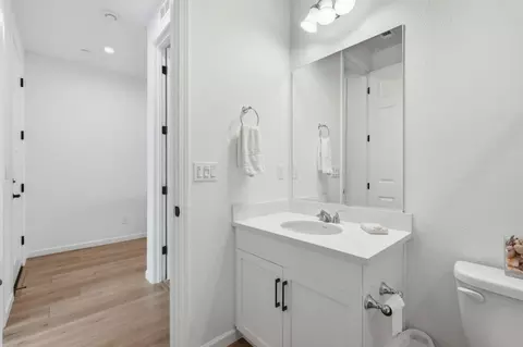Entry Way - 667 Pleasant Dr, Lathrop, CA 95330 photo 2 of 2