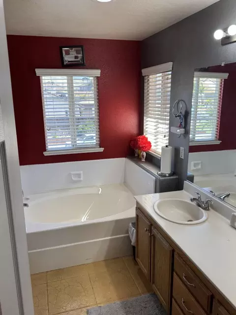 Bath - 1231 Carmelo, Soledad, CA 93960 photo 2 of 2