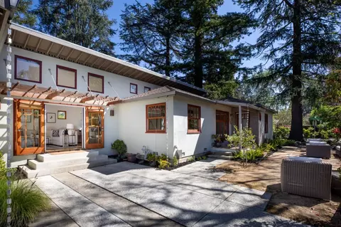 204 Princeton Rd, Menlo Park, CA 94025