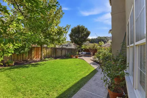 Exterior - 9212 Kestrel Ct, Gilroy, CA 95020 photo 4 of 7