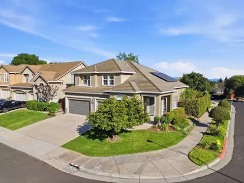 9212 Kestrel Ct, Gilroy, CA 95020