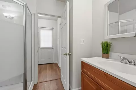 Entry Way - 411 Bothun Rd, Turlock, CA 95380 photo 4 of 4